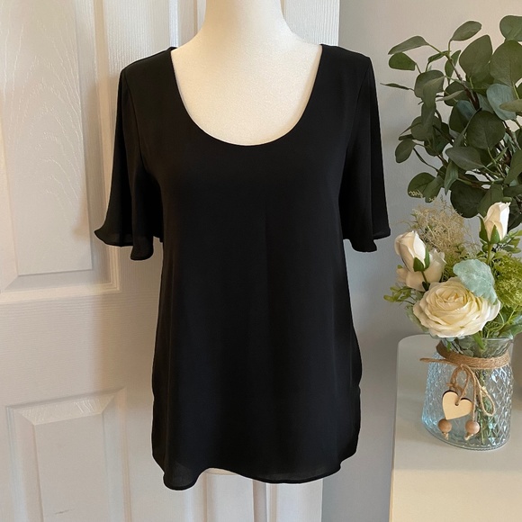 Ann Taylor Tops - Ann Taylor short sleeve blouse